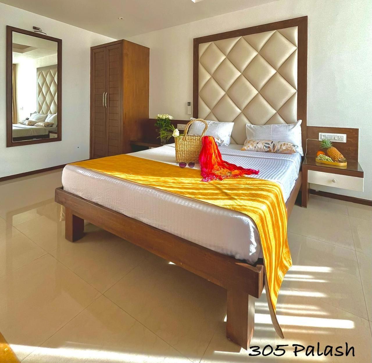 Beach Paradise Miramar Goa Панаджи Экстерьер фото